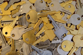 pile of keys laying on top of each other